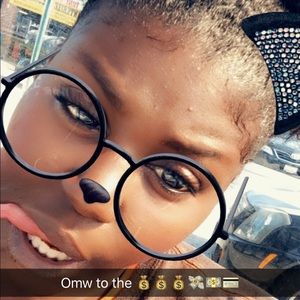 Meet your Posher, Ladasha